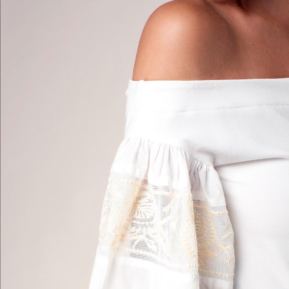 Free People ‘Rock It’ Top w/Embroidered Sleeves. - Picture 6 of 7